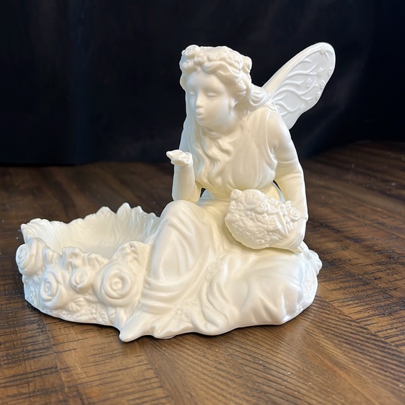 Ariana's Garden Candle Holder - Picture 2 of 5